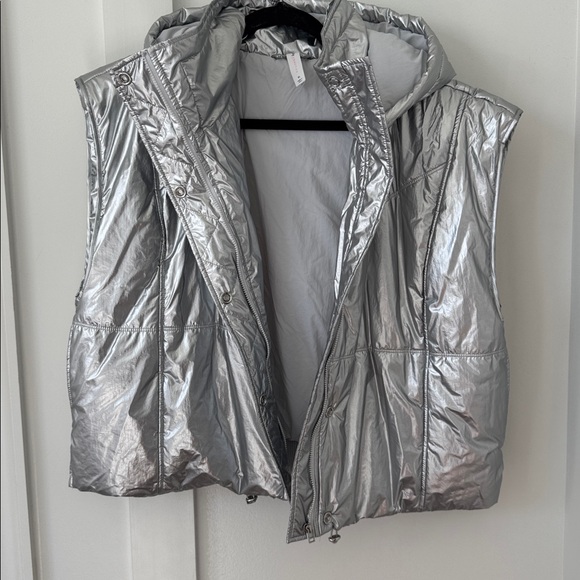 Anthropologie Daily Practice by Anthropologie Metallic Puffer Vest Size XL - Picture 11 of 14